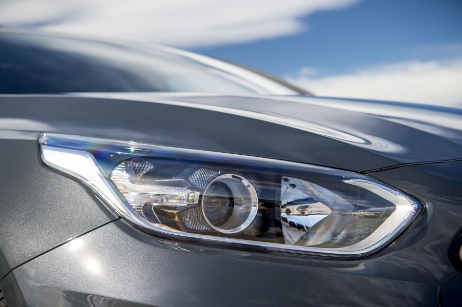 Детали экстерьера Kia ProCeed GT Line 2019 года  (UK) (фото 12 из 40)